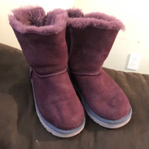 Ugg size 2y